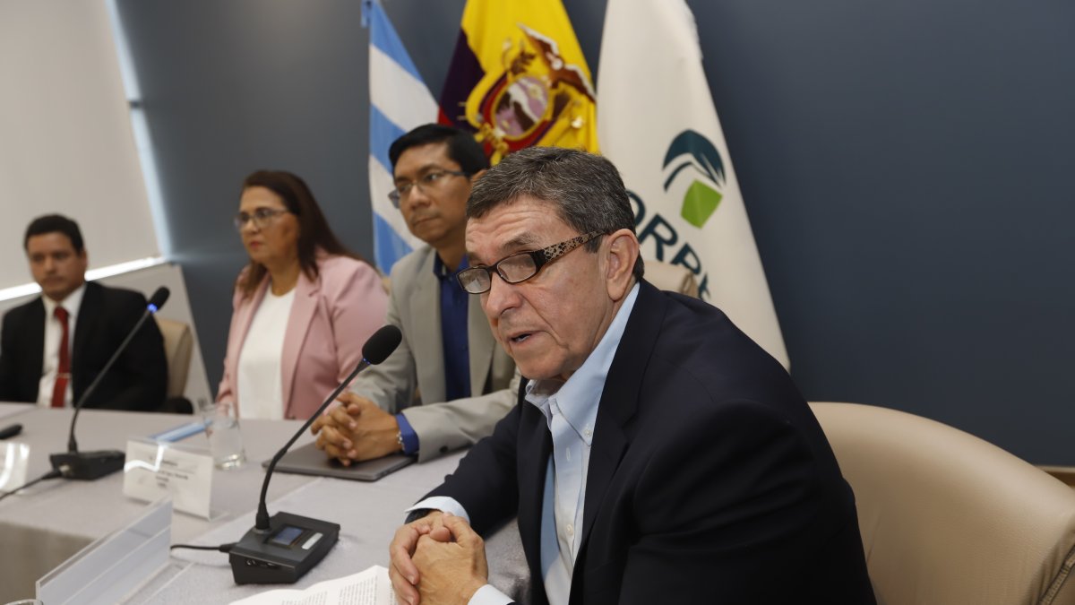 Conversatorio.- Un grupo de expertos analizaron la situación del anunciada llegada del fenómeno de El Niño.