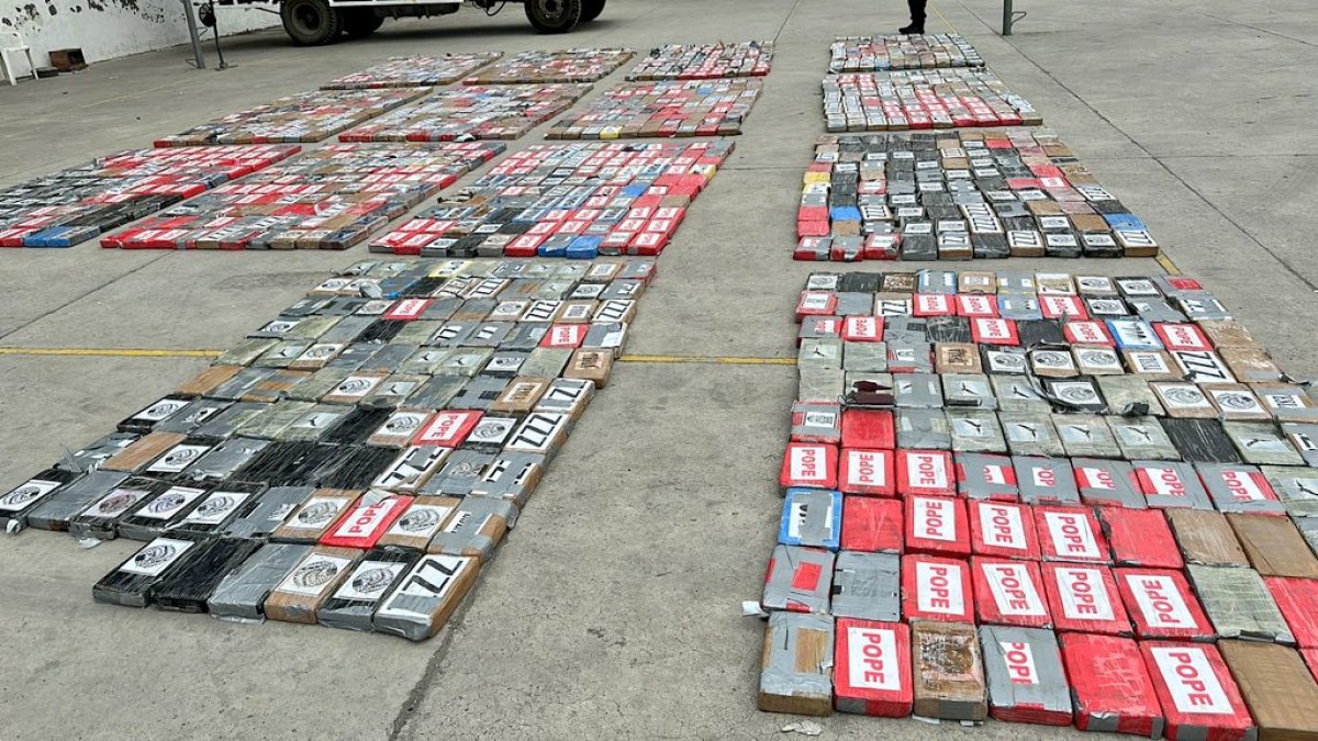 Estos fueron los paquetes de droga que se hallaron en un contenedor en Guayaquil.