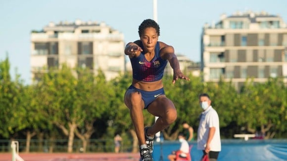 La venezolana Yulimar Rojas va por su primer oro aquí.