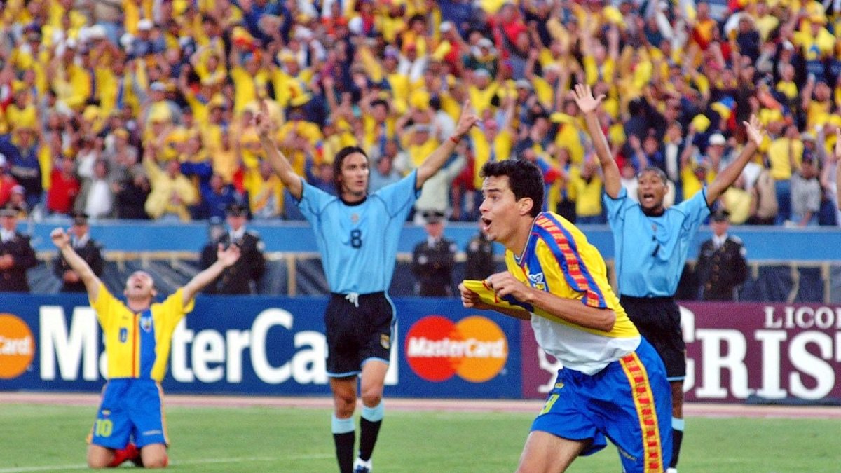 En noviembre de 2001, Ecuador consiguió su primer boleto mundialista en el Atahualpa, tras un gol de Iván Kaviedes.