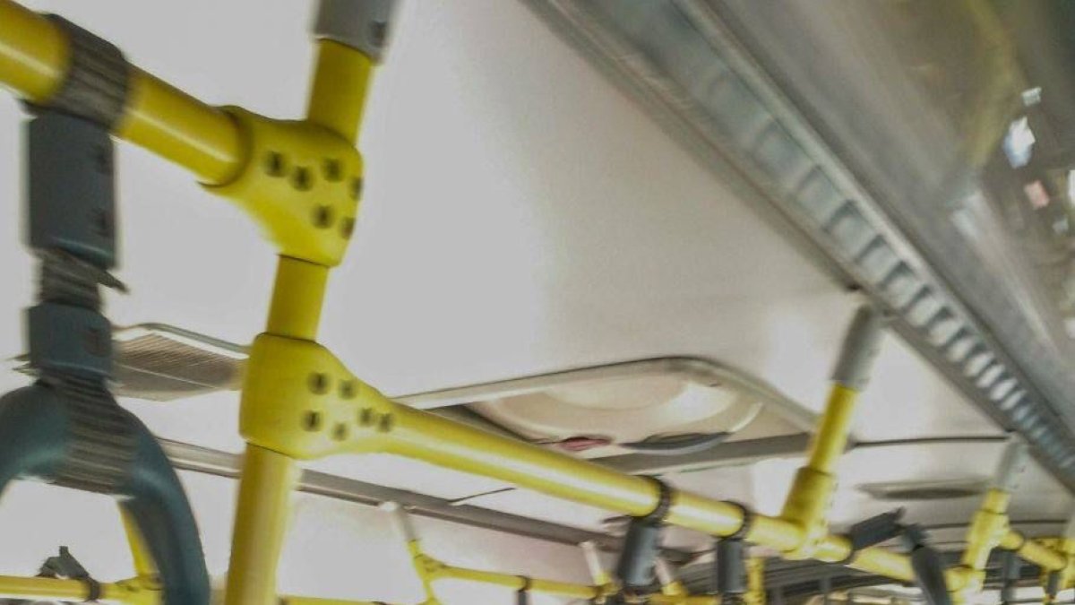 Redes. Se dijo que el alcalde viajó solo y generó dudas por la tranquilidad de la gente ante su presencia