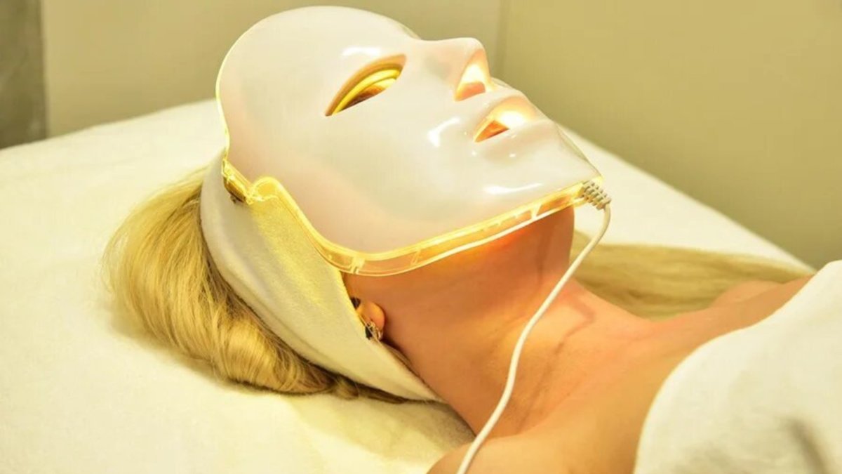 Un facial completo desde la comodidad de tu hogar.