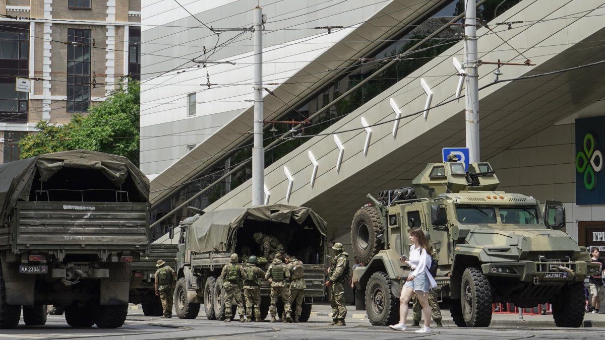 Putin informa a sus homólogos de la rebelión