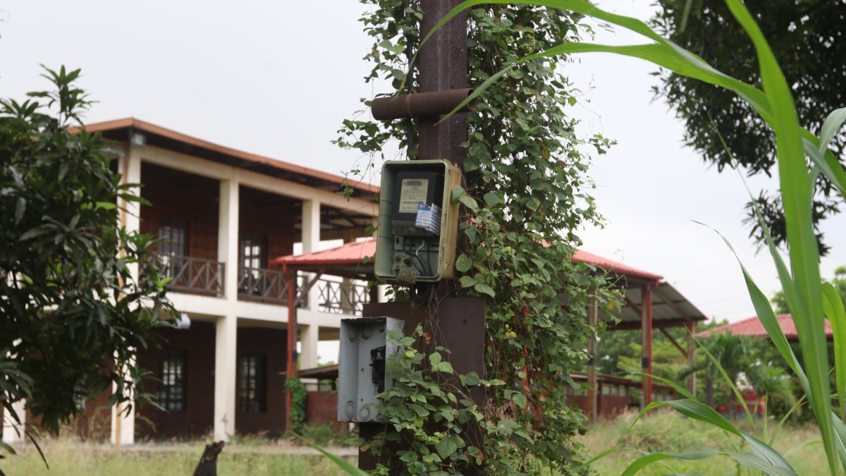 Las instalaciones ubicadas a un costado del Puente de la Unidad Nacional, en Durán, están custodiadas.