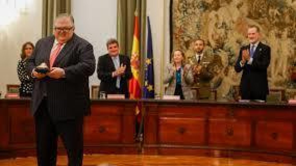 Ejecutivo.- El director general del BPI, el mexicano Agustín Carstens.