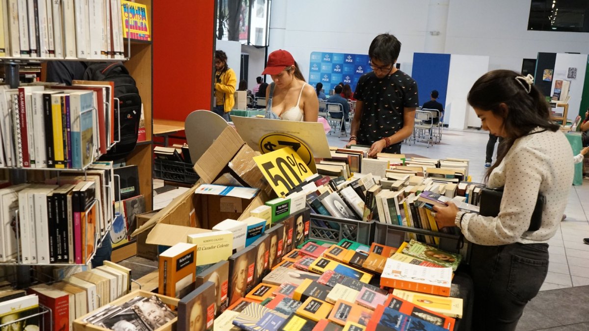 Feria. Hace dos semanas se realizó una en la Universidad Católica.