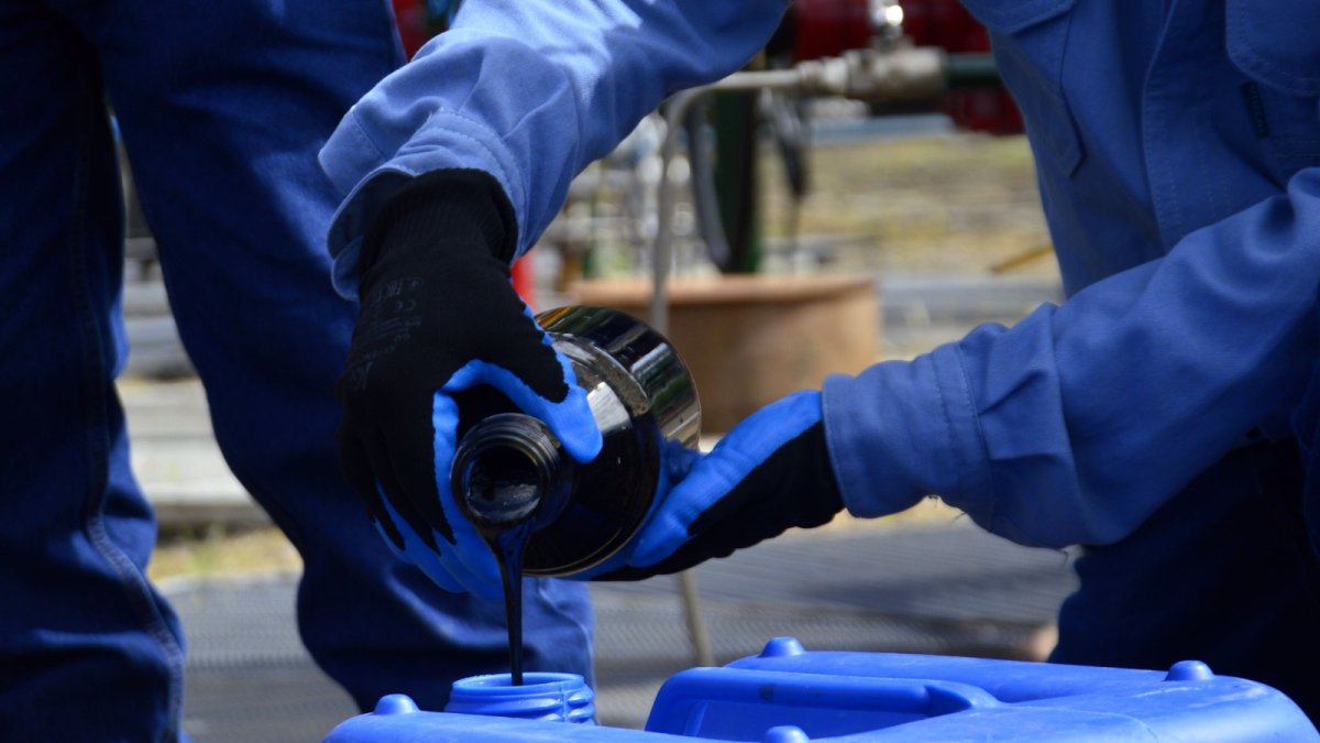 Proceso. Ecuador empezó a explotar el crudo en los años 70. Cuenta miles de millones de dólares en ingresos.