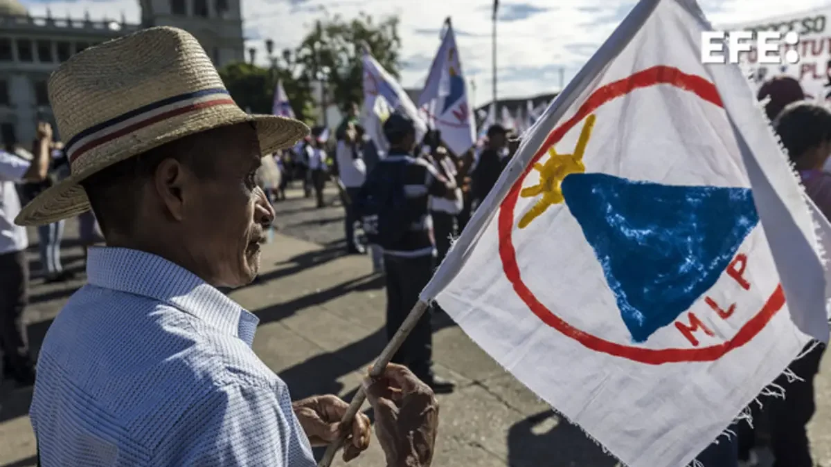 Política. Otros 19 candidatos también compiten por la presidencia.
