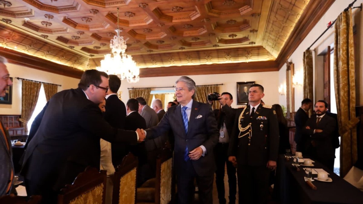 El presidente Guillermo Lasso estuvo acompañado por gran parte de su gabinete de ministros.