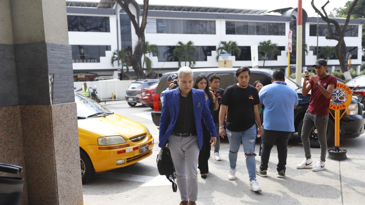 Mauricio Altamirano y Dieter Hoffmann se encuentran en medio de una disputa legal.