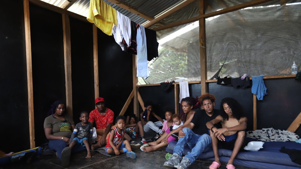 Varias familias de ecuatorianos atravesaron el 