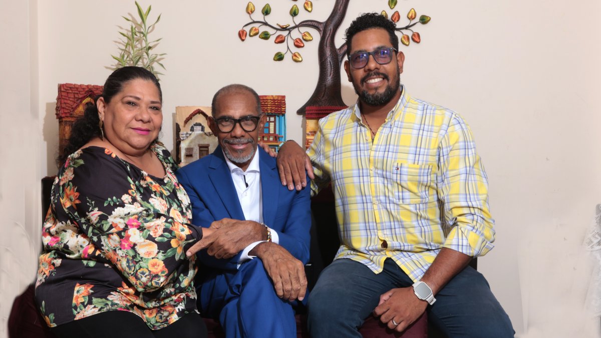 Lucho con su esposa Mary Claire y su hijo Luis Alberto.