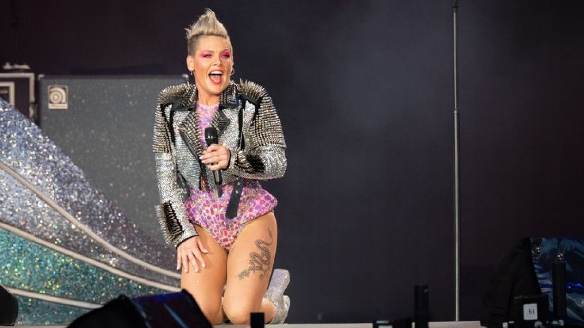 La cantante Alecia Beth Moore Hart, conocida como Pink, en su gira promocional.