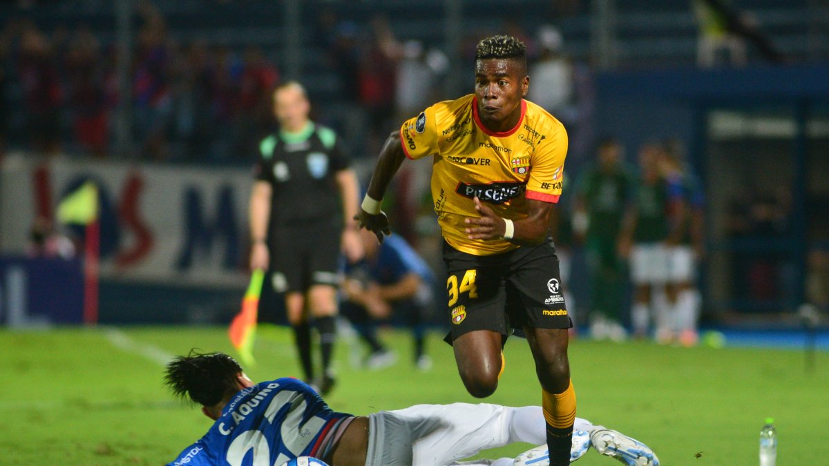 En el partido de ida, Cerro Porteño venció por 2-1 a Barcelona.