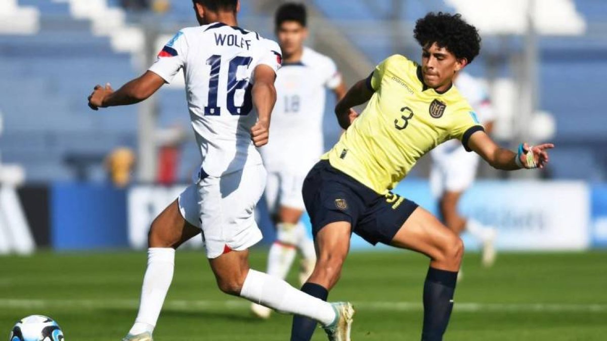 Christian García (d), figura en el Mundial sub-20 con Ecuador, será refuerzo de Independiente del Valle.