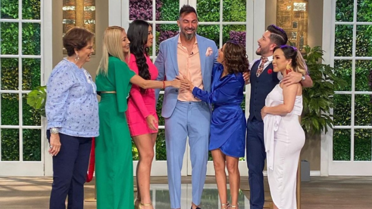 Esteban Dreer (c) recibió la acogida de Wendy Rosillo, Michela Pincay, Jasú, Silvana Torres, Daniel Merlo, Mariaca y Jorge Heredia.