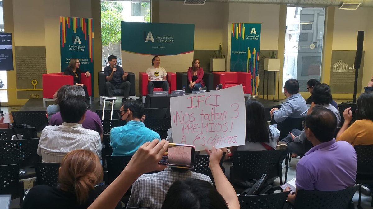 Opuestos. Los pedidos recaen en no retirar los fondos a los ganadores.