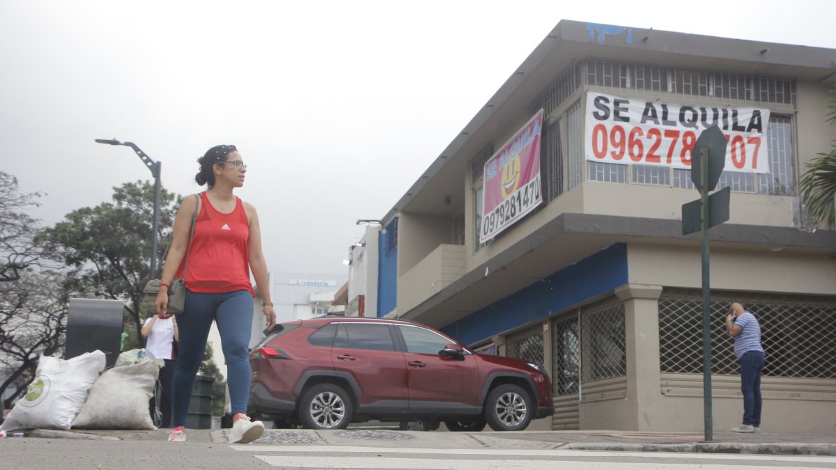 Varios letreros de se alquila inundan la ciudad Agencia (Ag-extra)