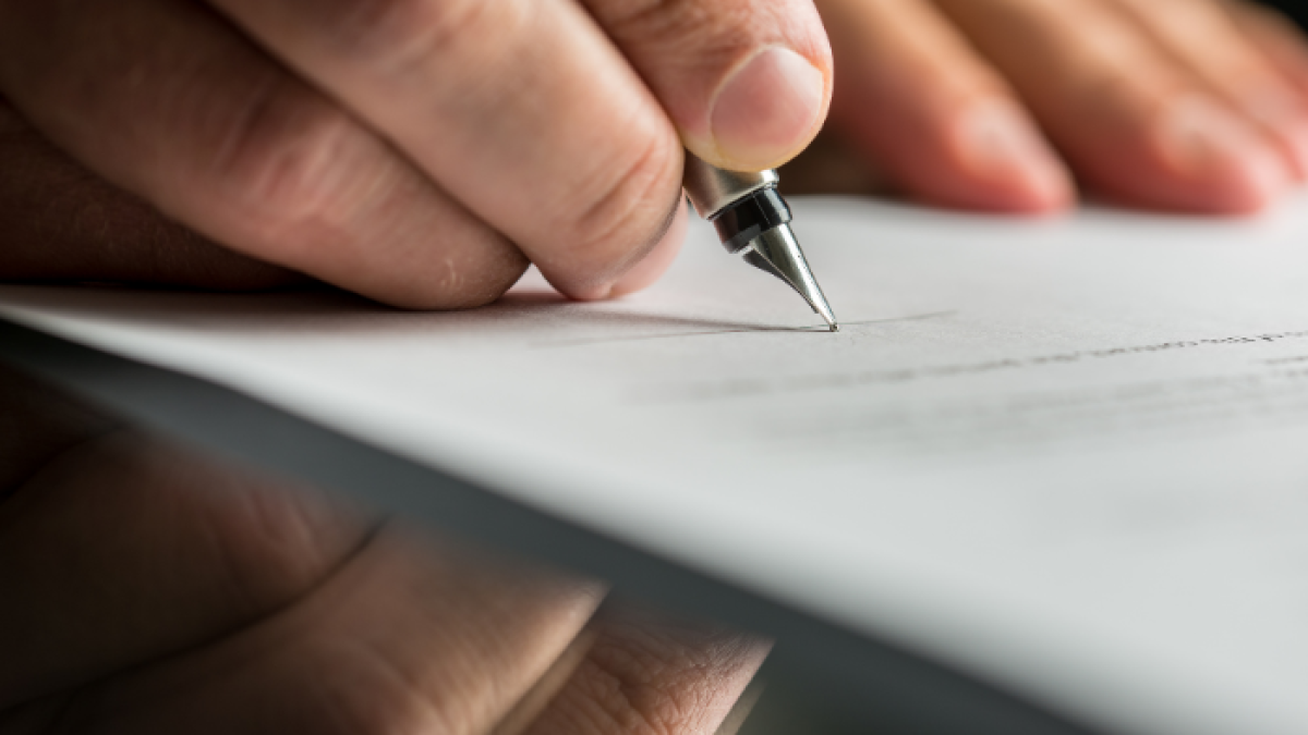 Tener un contrato de arrendamiento es fundamental para proteger los derechos de ambas partes