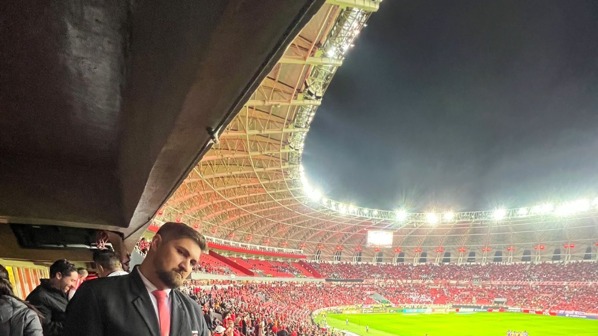 Con mucha emoción, los hinchas del Inter aprovecharon para sacarse fotos con Enner Valencia