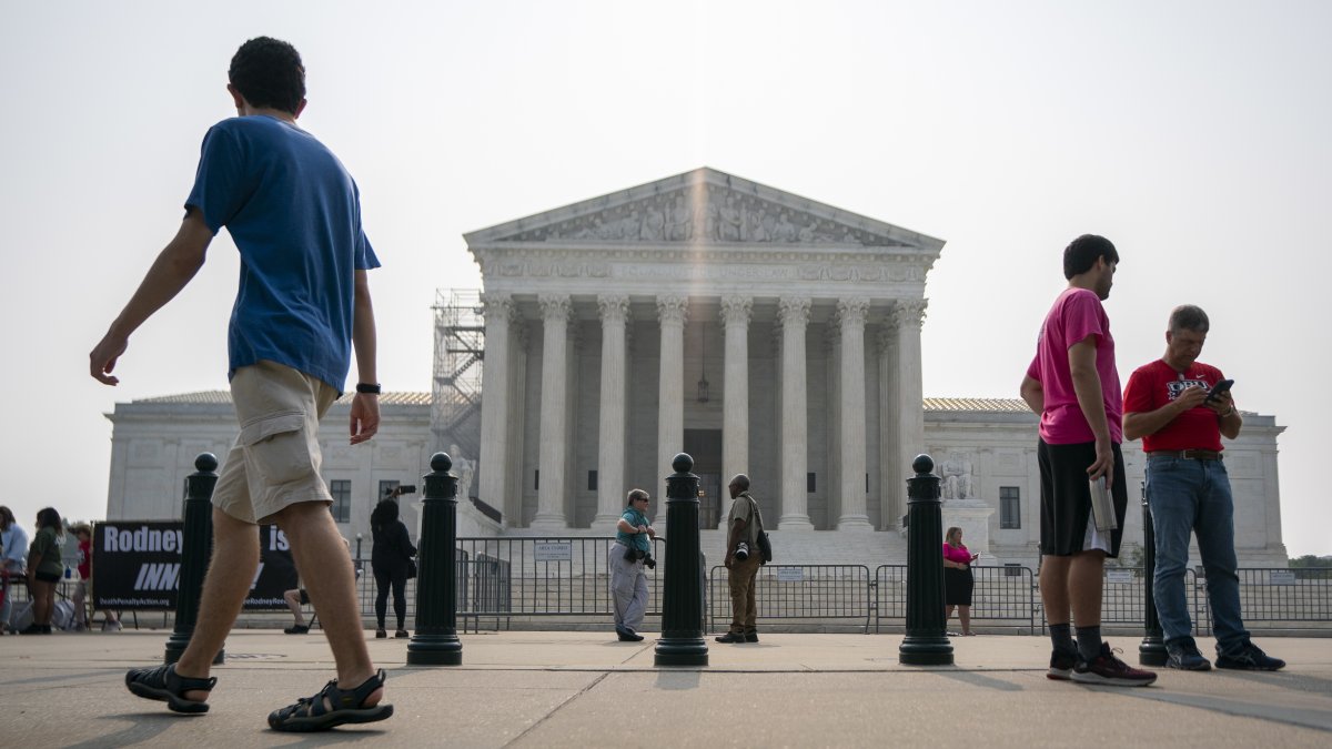 Vista exterior del Tribunal Supremo de EE.UU., este 29 de junio de 2023, en Washington.