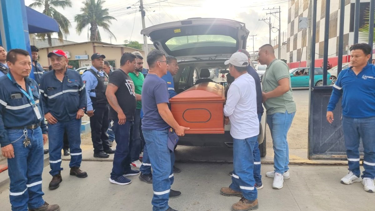 Hecho. Compañeros despidieron al ingeniero, que fue llevado a Manabí.