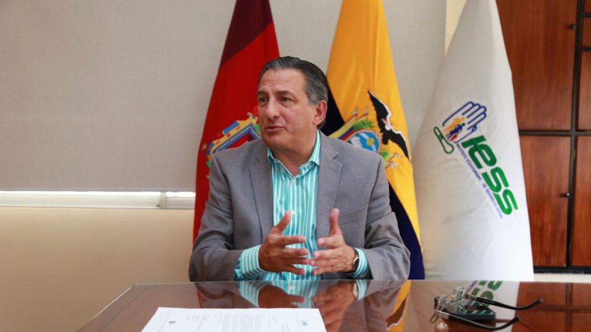 Salud. Diego Salgado, director general del IESS, dice que dará seguimiento a las denuncias sobre el hospital básico de Durán.
