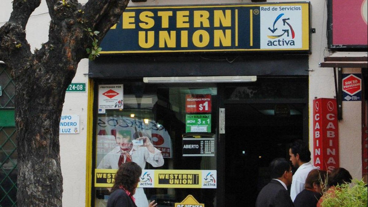 Agencia de Wester Union, una vía en la que ingresan las remesas a Ecuador..