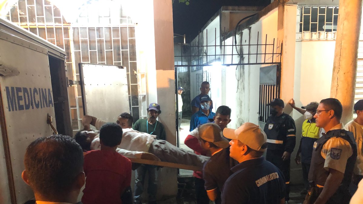 Diligencias. Los cinco cuerpos fueron llevados a la morgue de Babahoyo para los trámites respectivos.