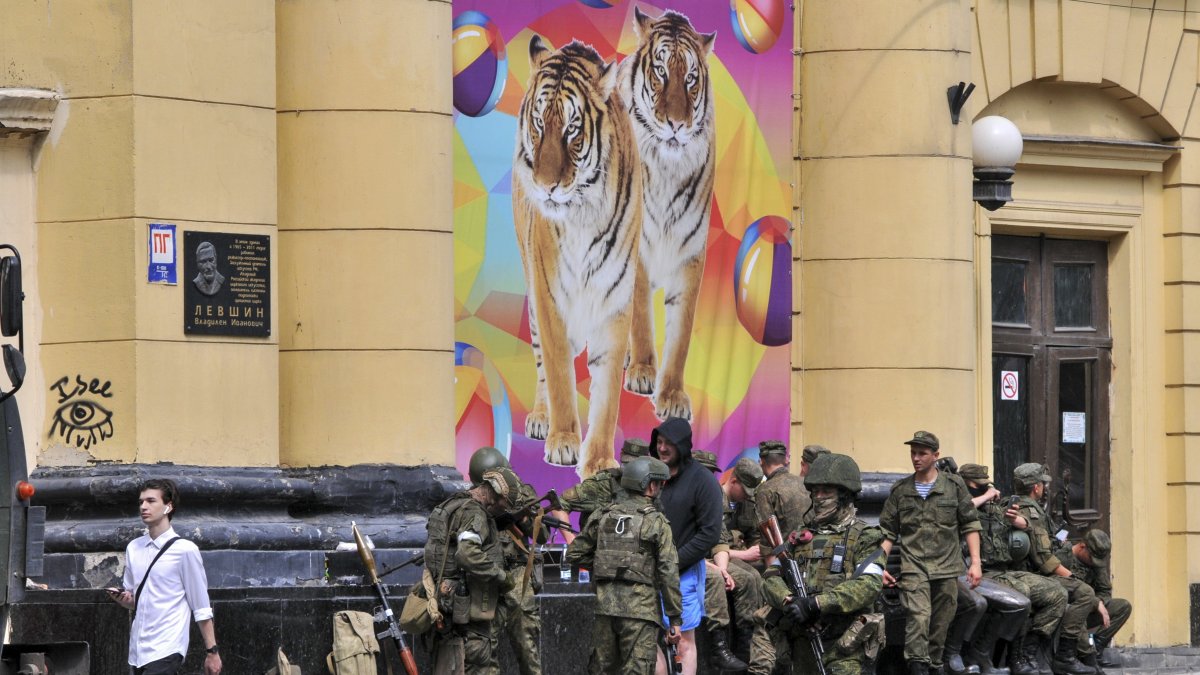 Mercenarios. 200.000 personas conformaron el Grupo Wagner, en Rusia, y fueron dotadas con armamento bélico. Estas armas reingresarán al Ministerio de Defensa.