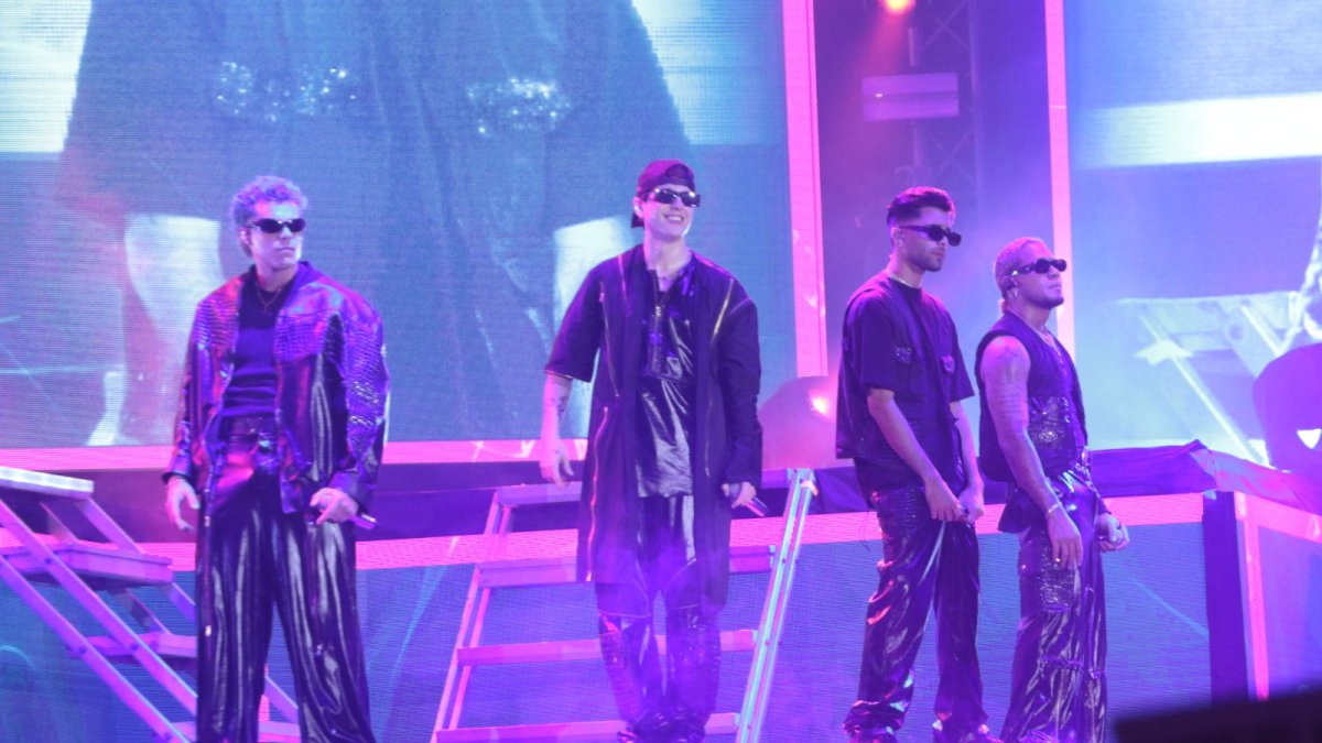 La banda musical brindó su último concierto en el país.