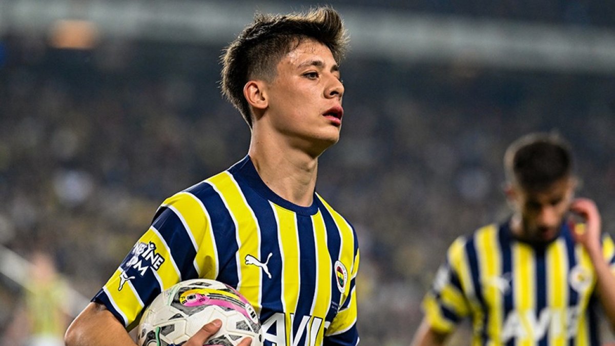 En 32 partidos jugados con Fenerbahce, Güler registra 7 goles y misma cantidad de asistencias.