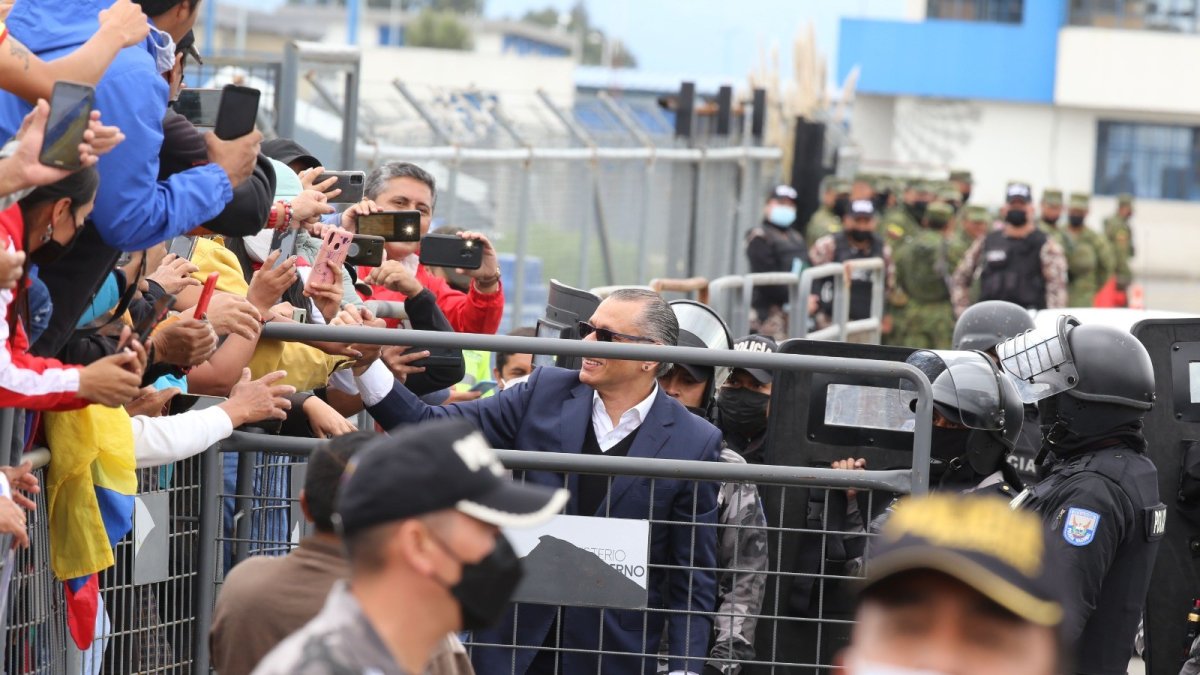 Libertad. El exvicepresidente Jorge Glas el día que dejó el encierro en la cárcel de Cotopaxi.