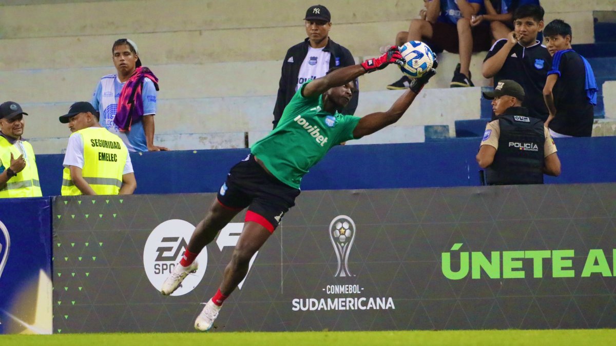 Gilmar Napa debutó oficialmente en Emelec en el duelo ante Danubio de Uruguay, por la Copa Sudamericana.