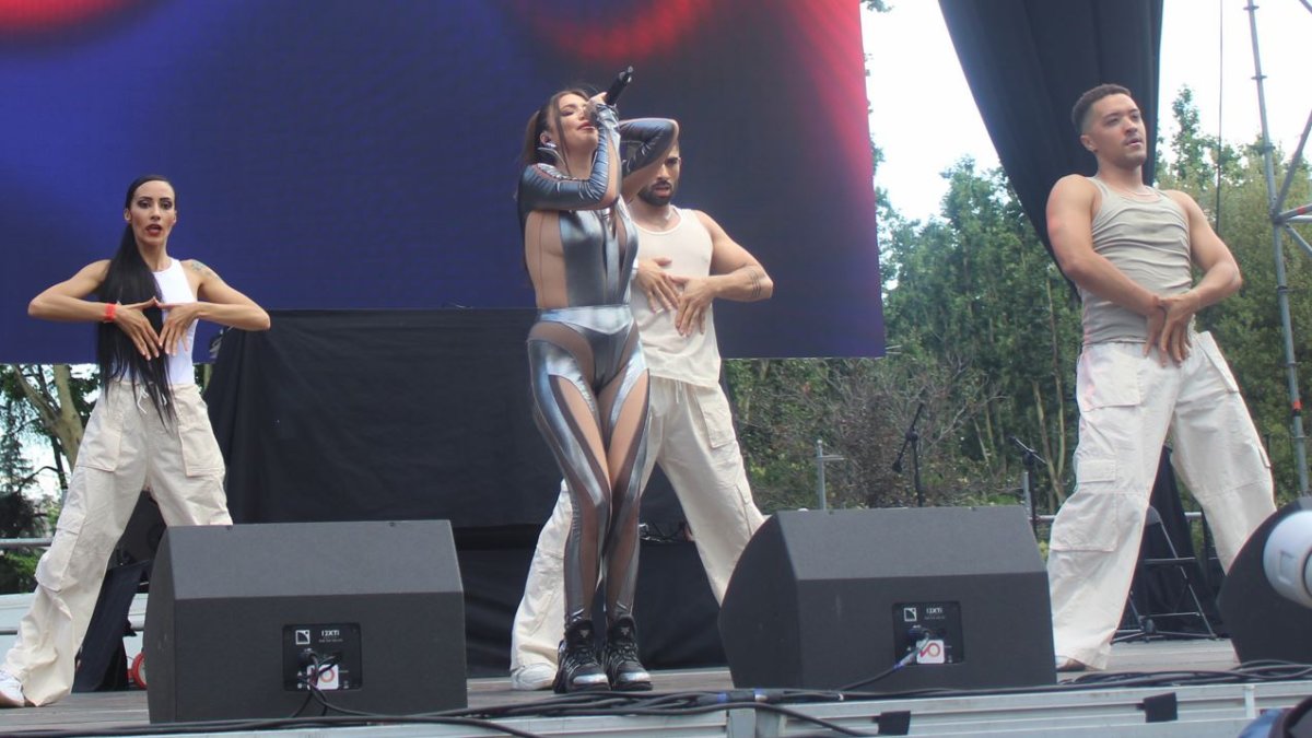 La ecuatoriana presumió de un desborde de sensualidad y talento.