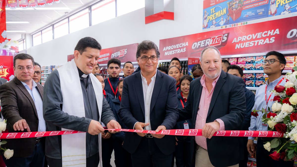 Inauguración.- El sector de Llano Grande en Quito cuenta con su primer supermercado.
