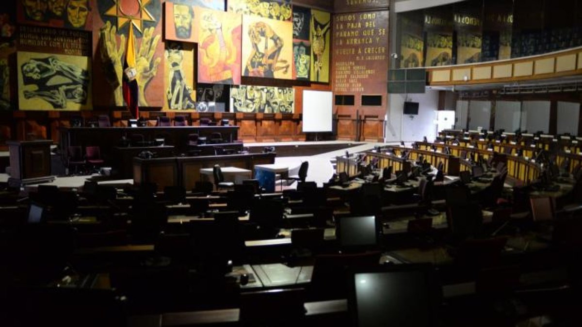 Los aspirantes aseguran que cuentan con la experiencia para limpiar la imagen de la Asamblea