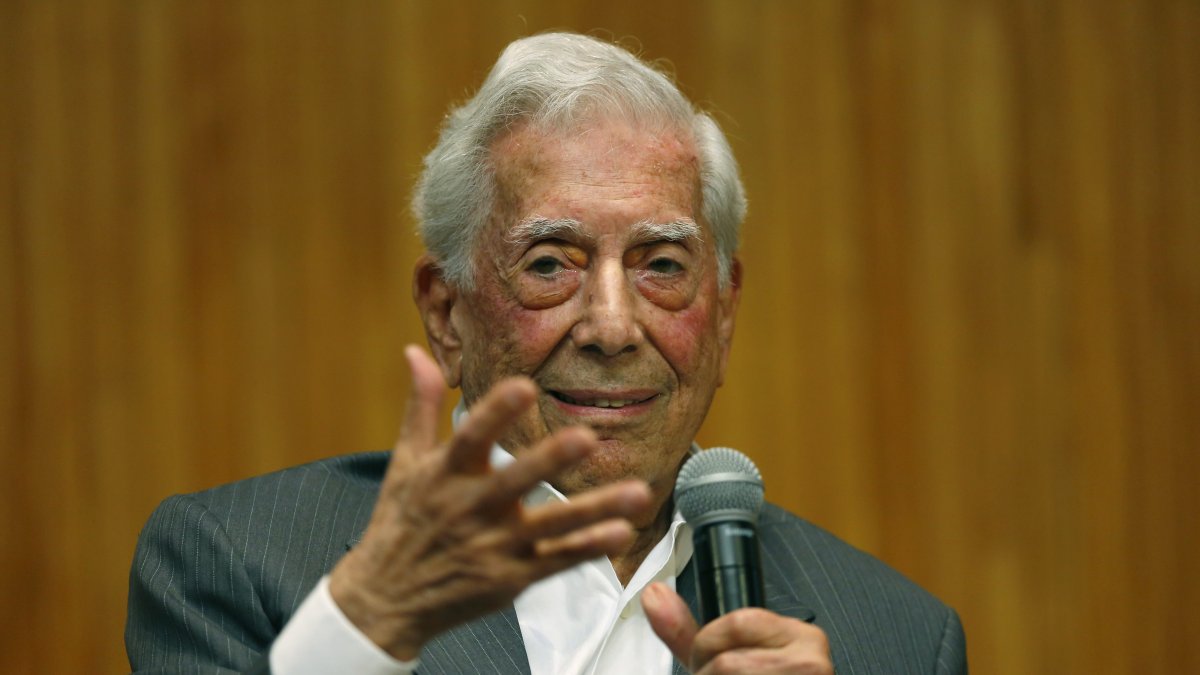 Foto de archivo del escritor peruano, Mario Vargas Llosa.