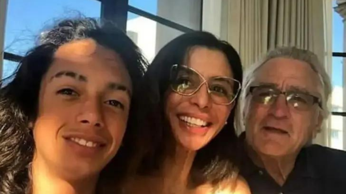 Robert De Niro junto a su hija y nieto.