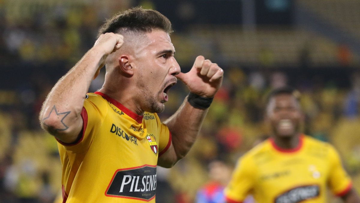 Jonathan Baumanes uno de los tres delanteros que llegó esta temporada a Barcelona.