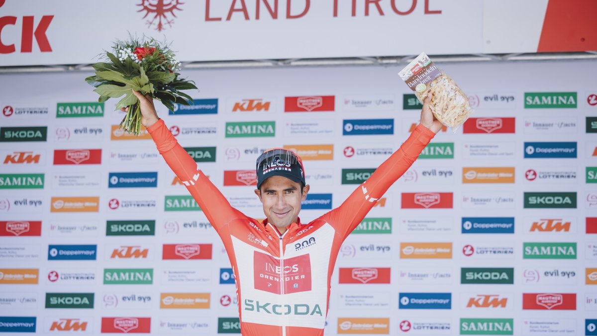 Jhonatan Narváez y su celebración tras ganar la tercera etapa y mantener el liderato del Tour de Austria.