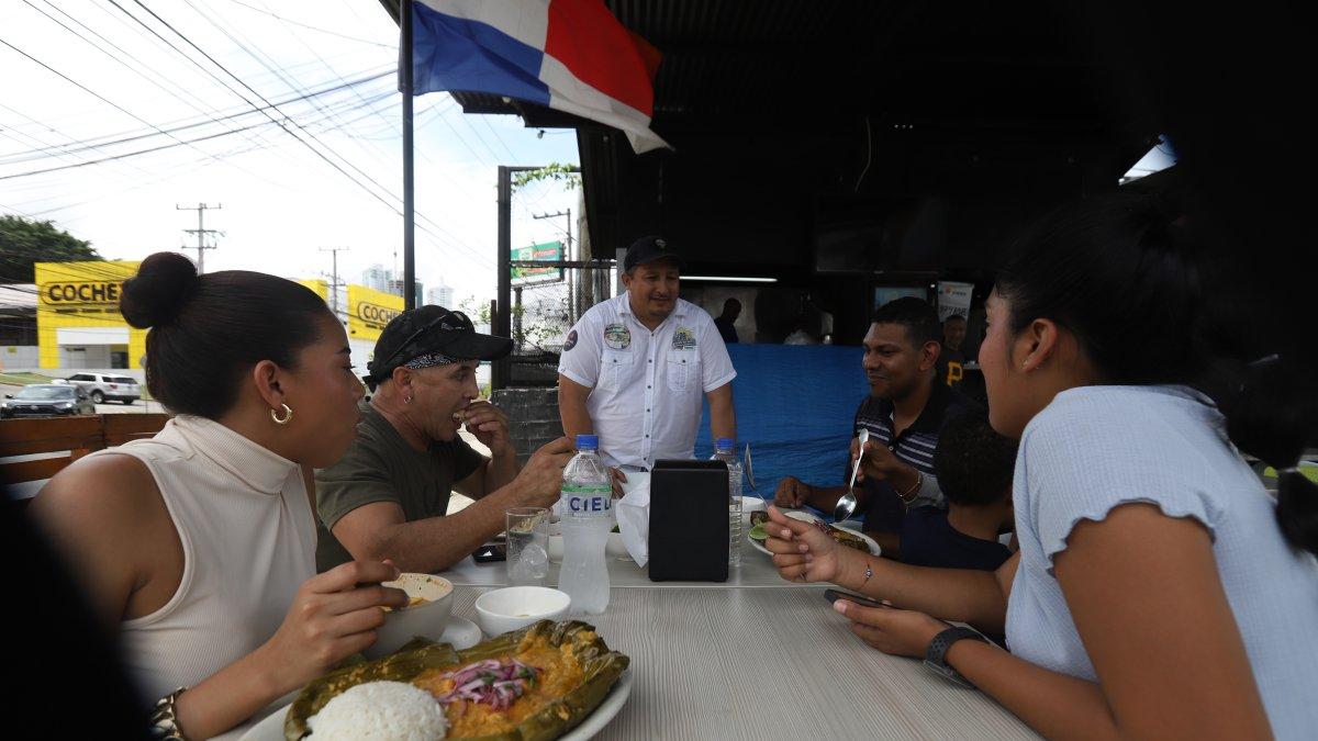Ecuatorianos y panameños disfrutan del local del compatriota