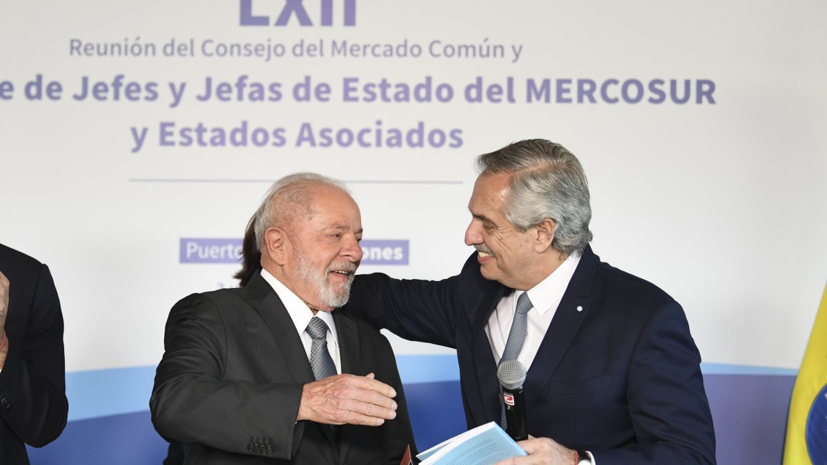 El presidente brasileño Luiz Inácio Lula da Silva recibió este martes la presidencia pro témpore de Mercosur.