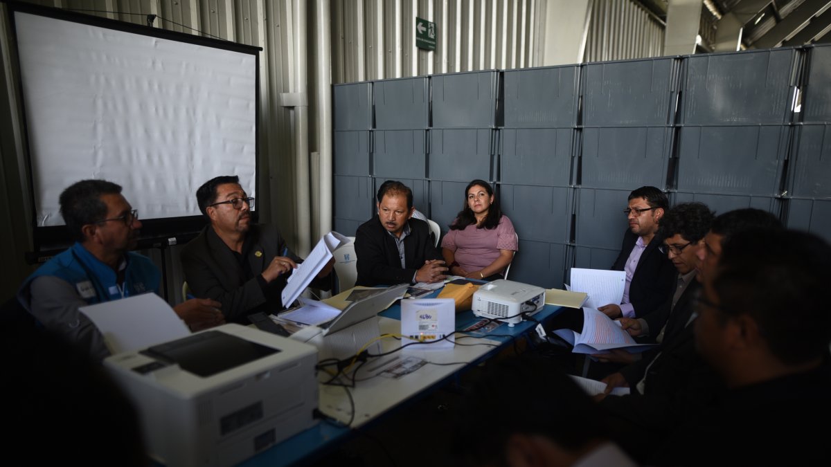 Fiscales de partidos políticos e integrantes de las Juntas Electorales Departamentales se reunieron.