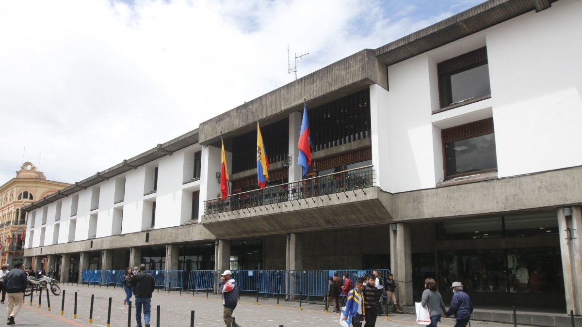 La ciudadanía puede informarse de ofertas reales a través de los canales oficiales