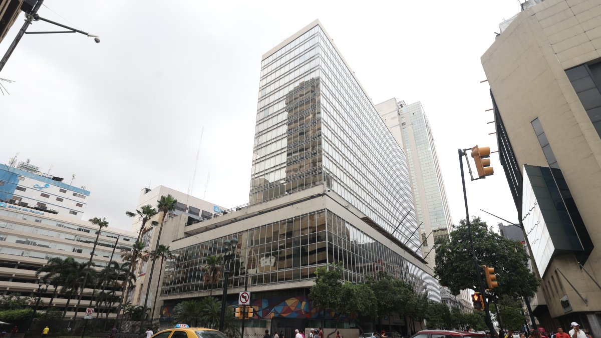 Varios predios ubicados en la avenida 9 de Octubre, Pichincha están incluidos en la lista de embargo.