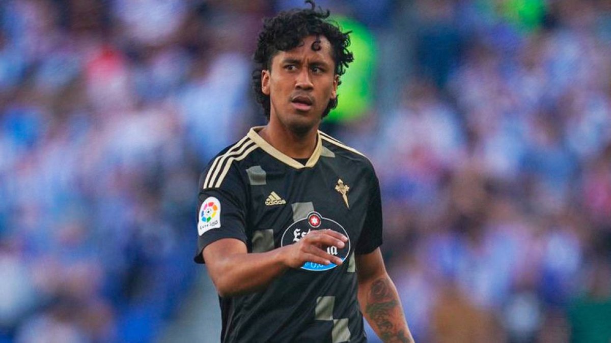 El jugador peruano está cerca del club francés.