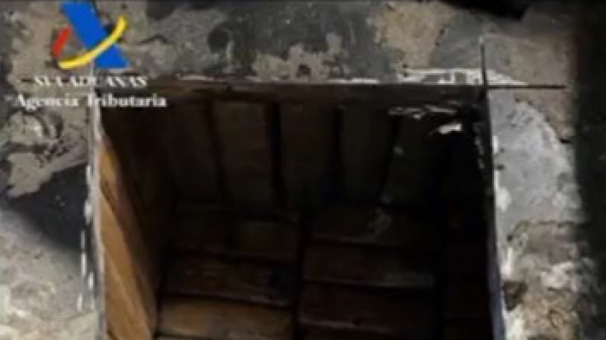 Casi 900 kilos de droga procedente de Ecuador fueron decomisados en puerto de Barcelona.