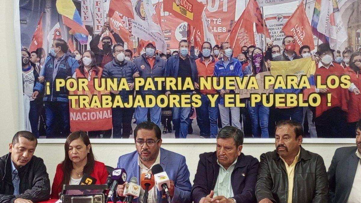 Gremios de trabajadores rechazan propuesta de reforma del IESS para jubilados