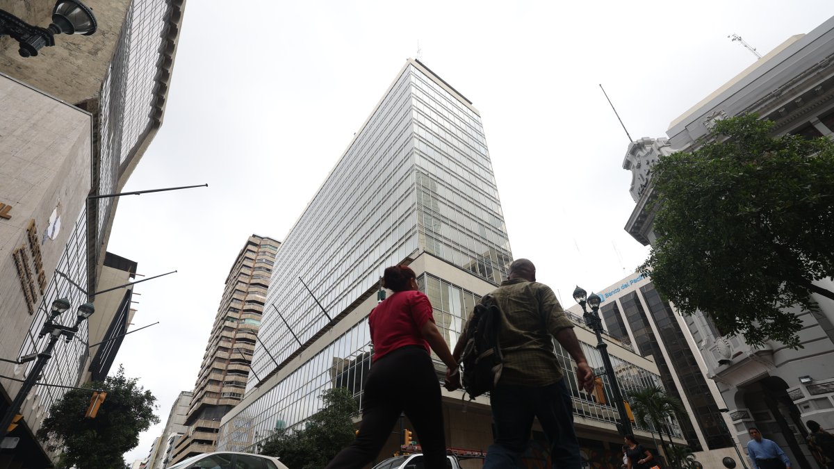 Embargo. La edificación está en la avenida 9 de Octubre, centro de Guayaquil